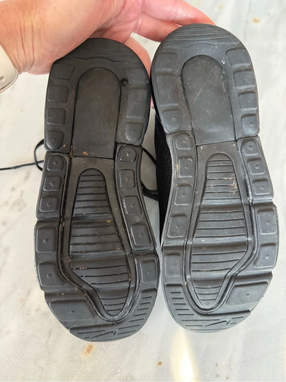Nike Kids Black Air 270 size 2Y
